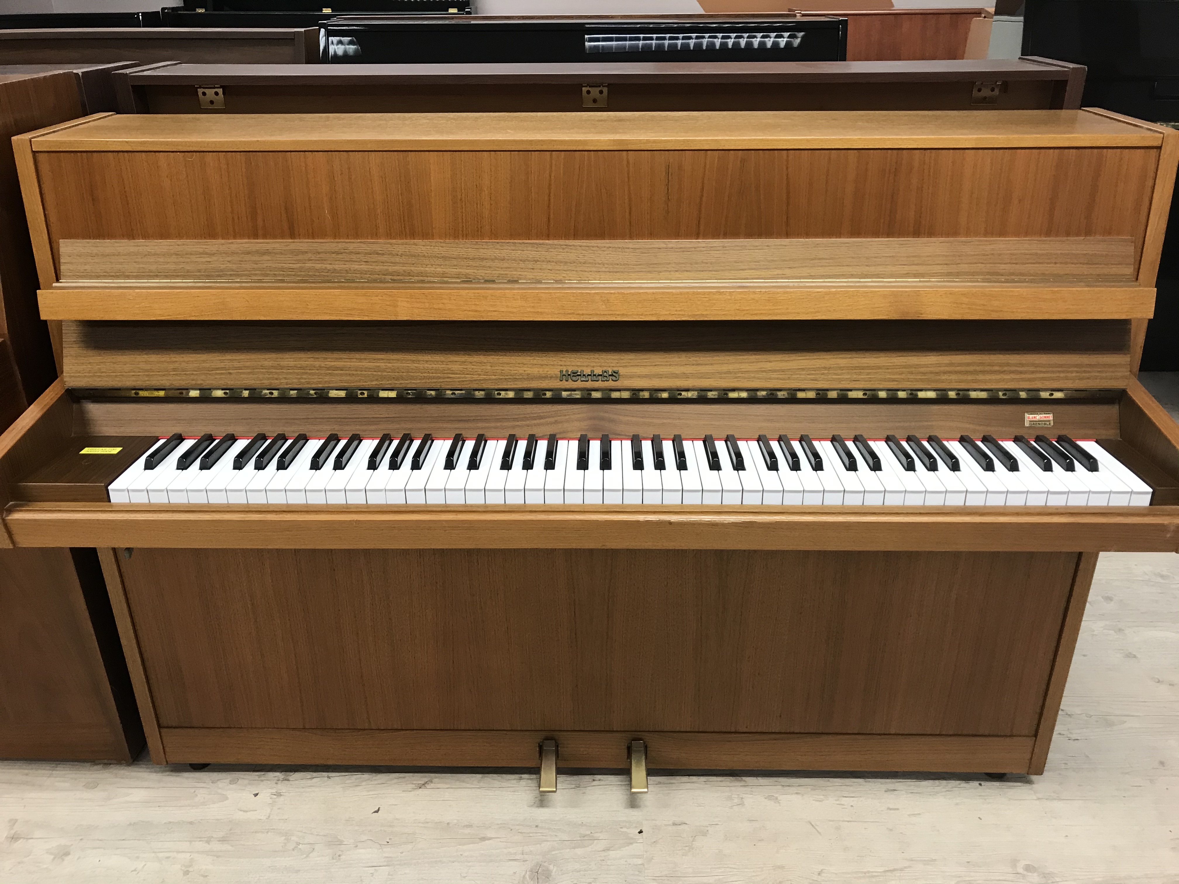 PIANO DROIT YAMAHA Blanc – Bondaz Transmusic